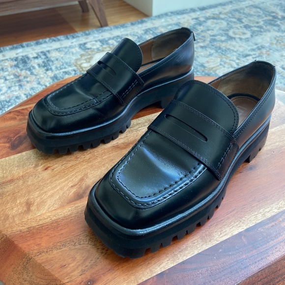 Labucq Black Leather Loafers - Picture 1 of 3